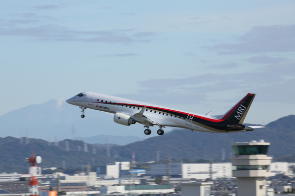 三菱航空機、「MRJ」の引き渡し5度目の延期か　月内にスケジュールのレビュー結果公表