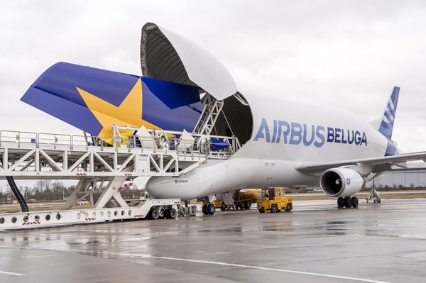 新しく着き エアバス、スカイマークのエアバスA380型機の組立作業を開始 飛行機