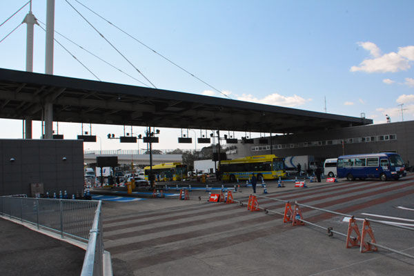 成田国際空港、利用者の検問を全面的に廃止 TRAICY(トライシー)
