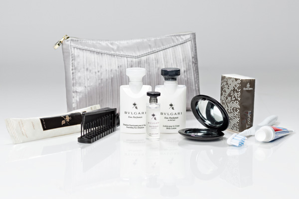 ek-Business-Class-Ladies-Amenity-Kit-3