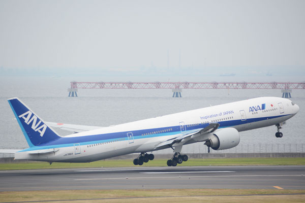 ANA（ボーイング777-300型機）