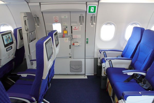 フォトレポート Ana エアバスa321neo機内を公開 国内線普通席でもシートモニター利用可能に Traicy トライシー