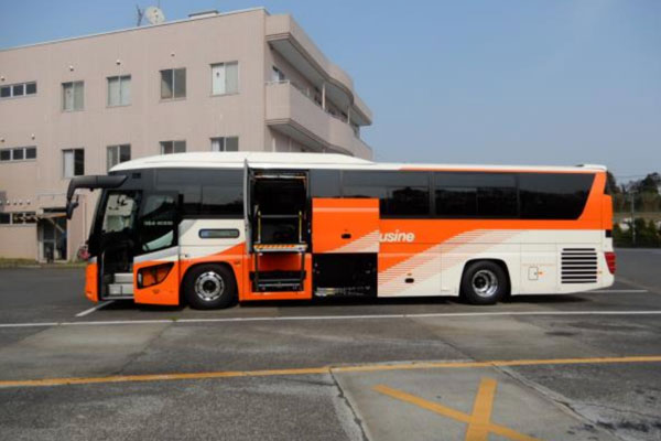 東京空港交通 東京駅 T Cat 成田空港線にリフト付きリムジンバスを導入 Traicy トライシー