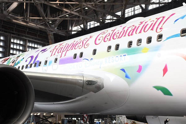 JALセレブレーションエクスプレス初就航 機内もディズニーづくし