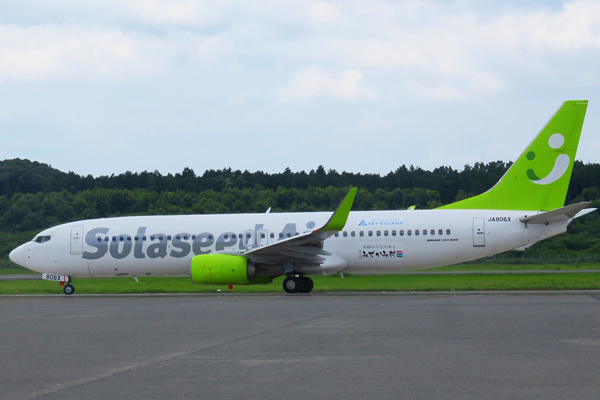 空海 ソラシド エア Boeing 737-800 JA811X 旭川空港 航空フォト | by