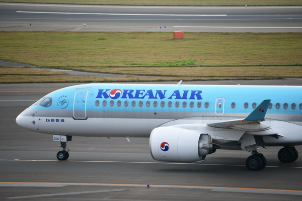 大韓航空（エアバスA220-300型機）