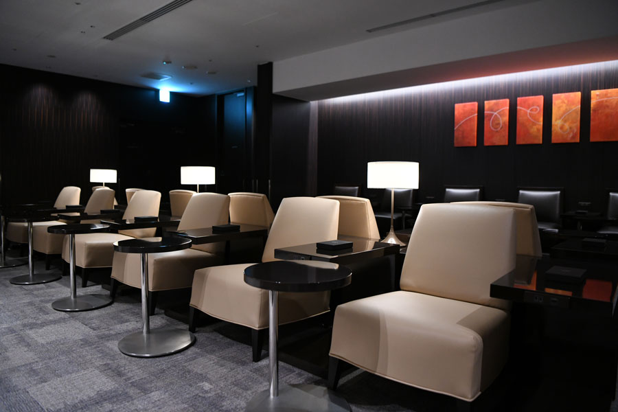 成田空港、JALファーストクラスラウンジ（本館）、「JAL's SALON」