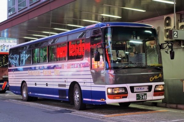 中央高速バス各社 15日も引き続き全路線で運休 山梨交通は甲府発新宿行臨時高速乗合バスを運行 Traicy トライシー