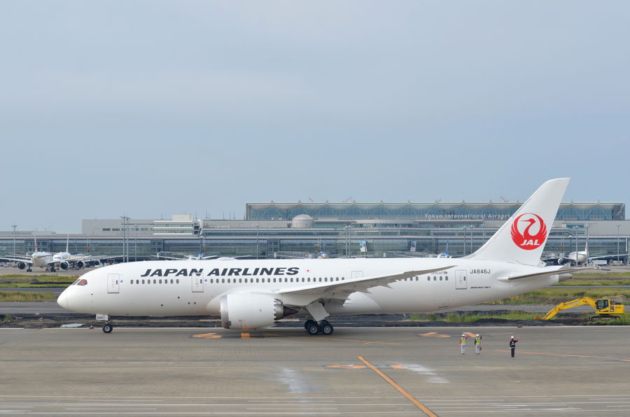 JAL、国内線仕様ボーイング787-8型機が初就航 東京/羽田〜大阪/伊丹線