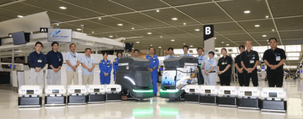 成田空港　清掃ロボット