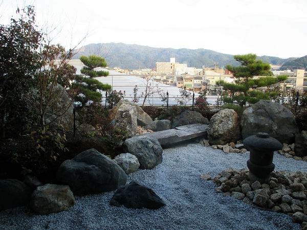 05