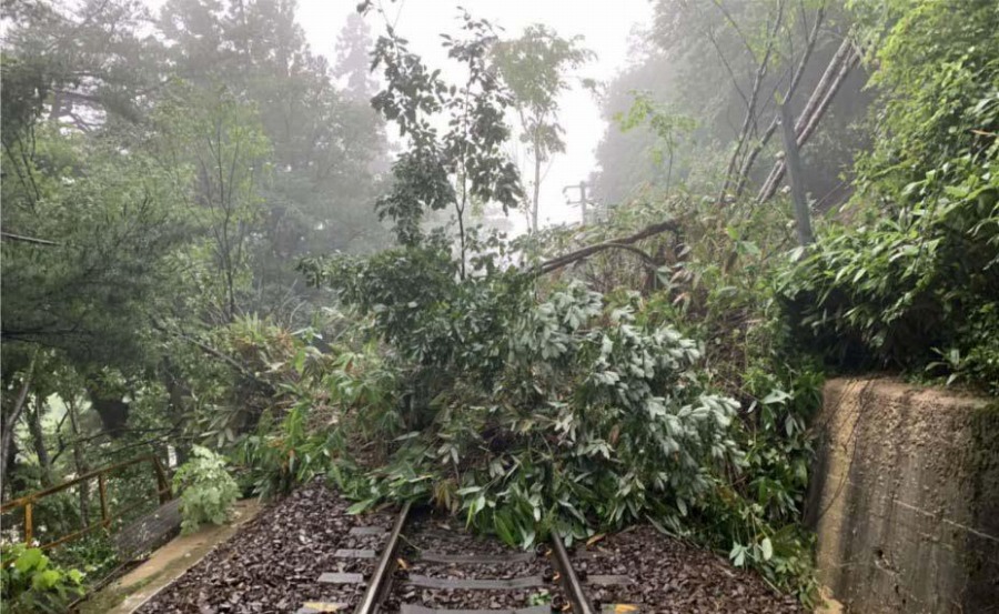 高山本線 飛騨一ノ宮～高山駅間 土砂流入