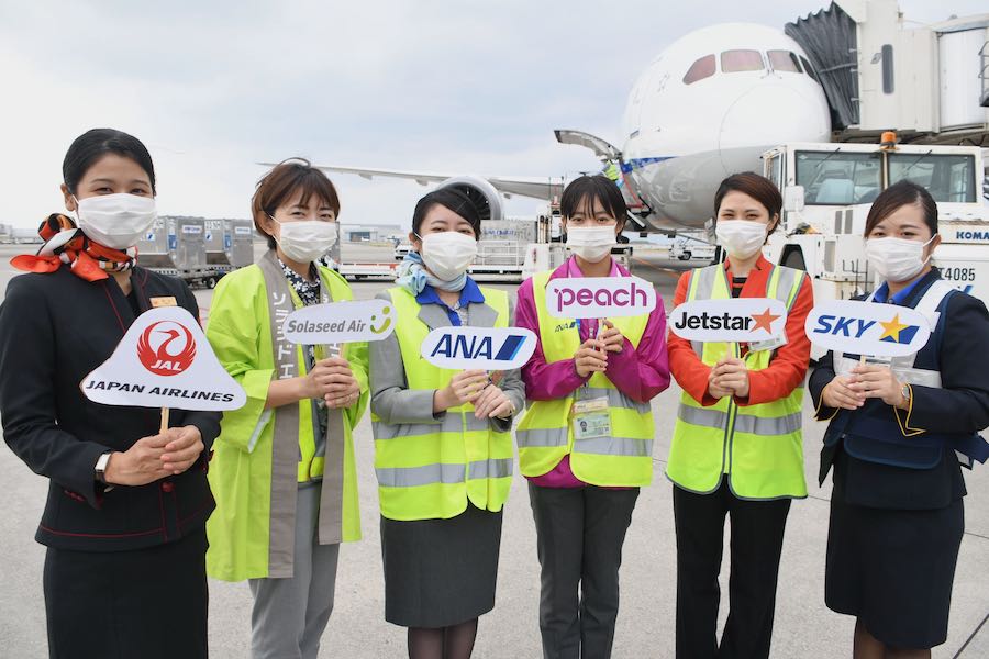 那覇空港 8社合同見送り