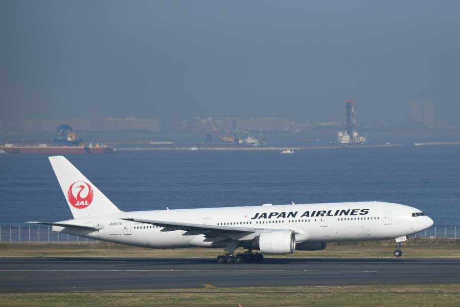 JAL（ボーイング777-200型機、JA8979）