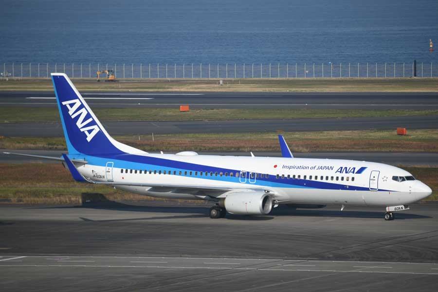 ANA（ボーイング737-800型機、JA60AN）