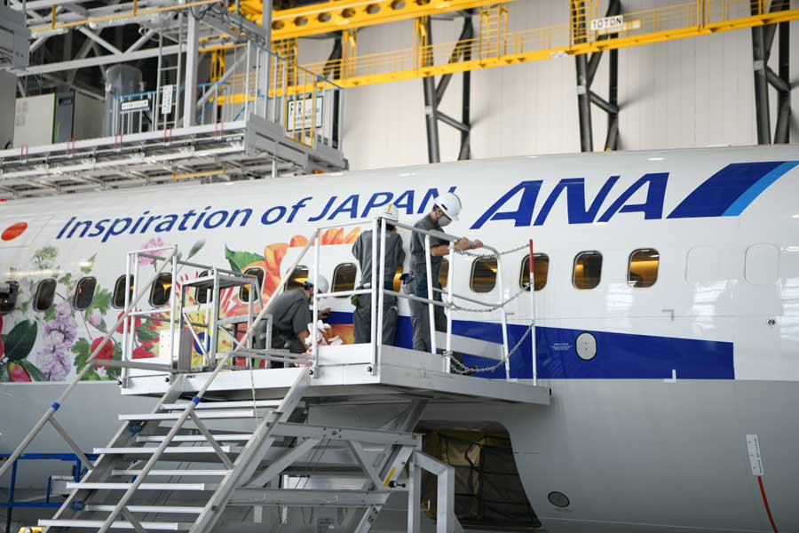 ANA、「東北FLOWER JET」を通常塗装に 那覇空港のMRO Japanで