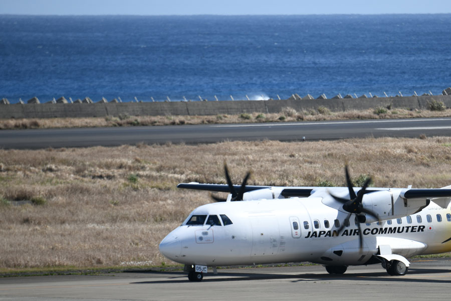 日本エアコミューター（ATR42-600型機）