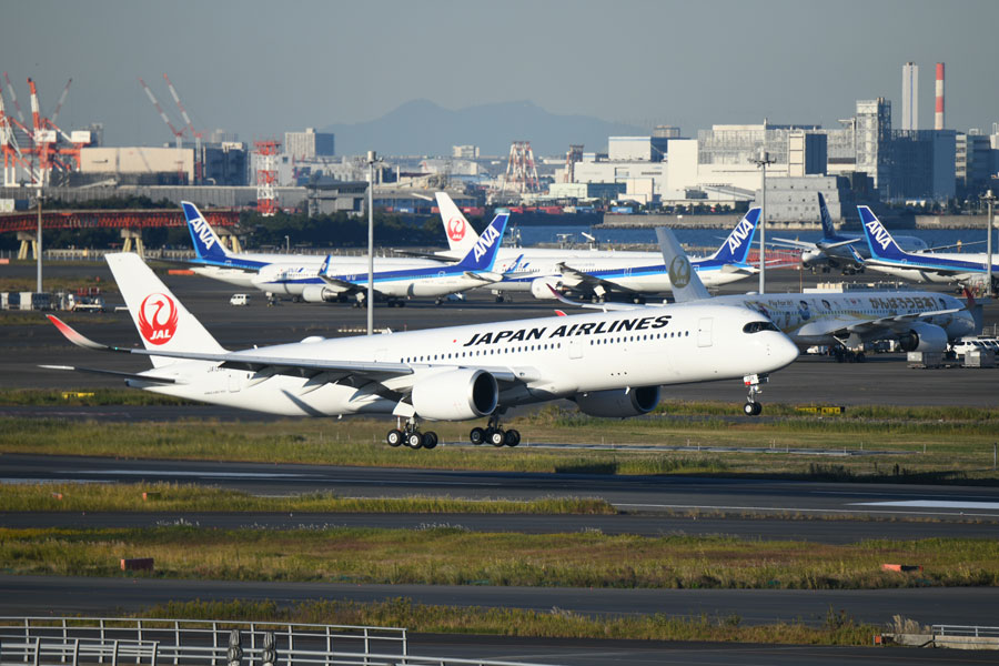 JAL（エアバスA350-900型機、JA13XJ）