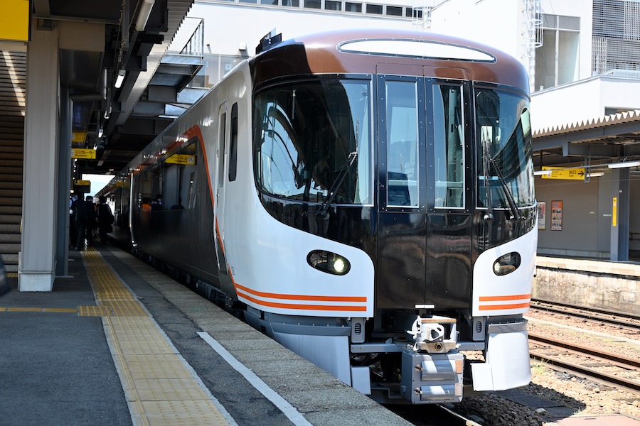 JR東海の新型特急HC系、に2編成デビュー 大阪・富山