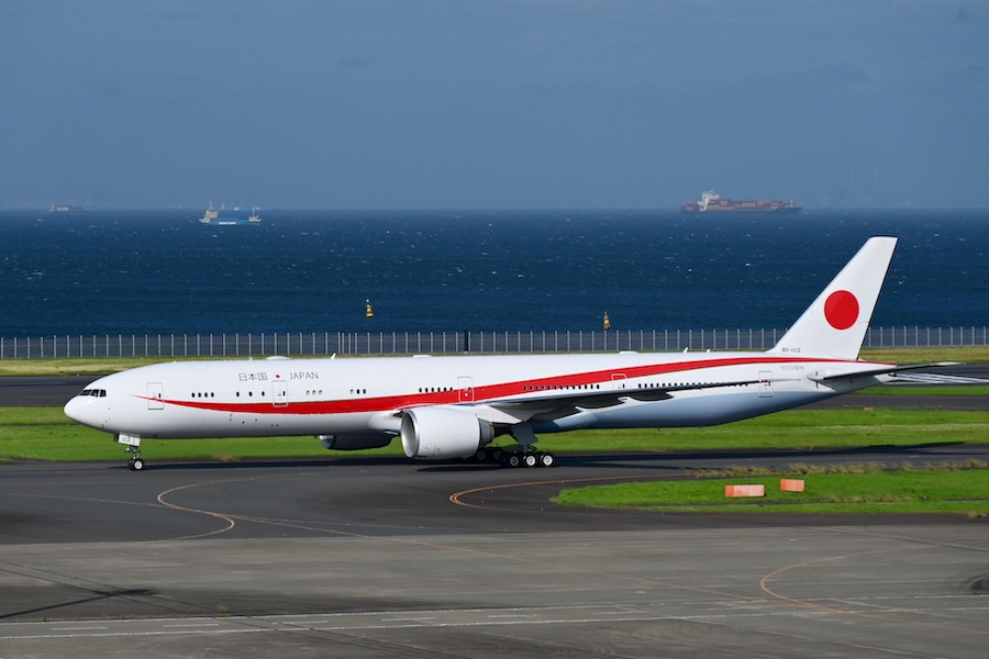 政府専用機 777-300ER 80-1112