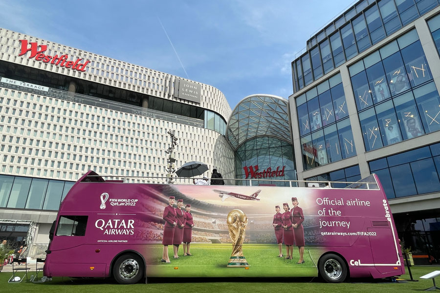 カタール航空 W杯開幕100日前記念で The Journey Tour ロンドンから欧州12都市をラッピングバスでキャラバン Traicy トライシー