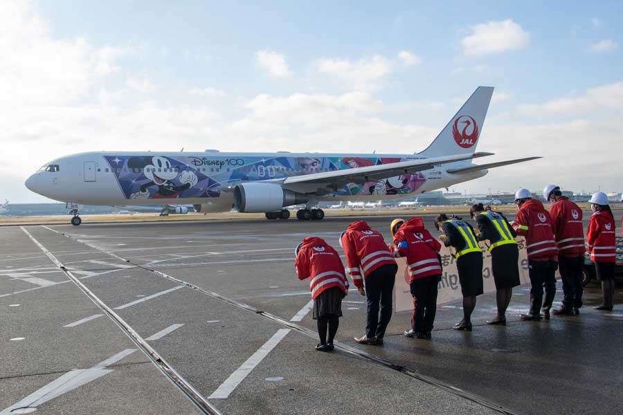 JAL DREAM EXPRESS Disney100」の運航開始 ディズニー25機目 - TRAICY ...