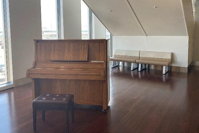 新千歳　空港ピアノ