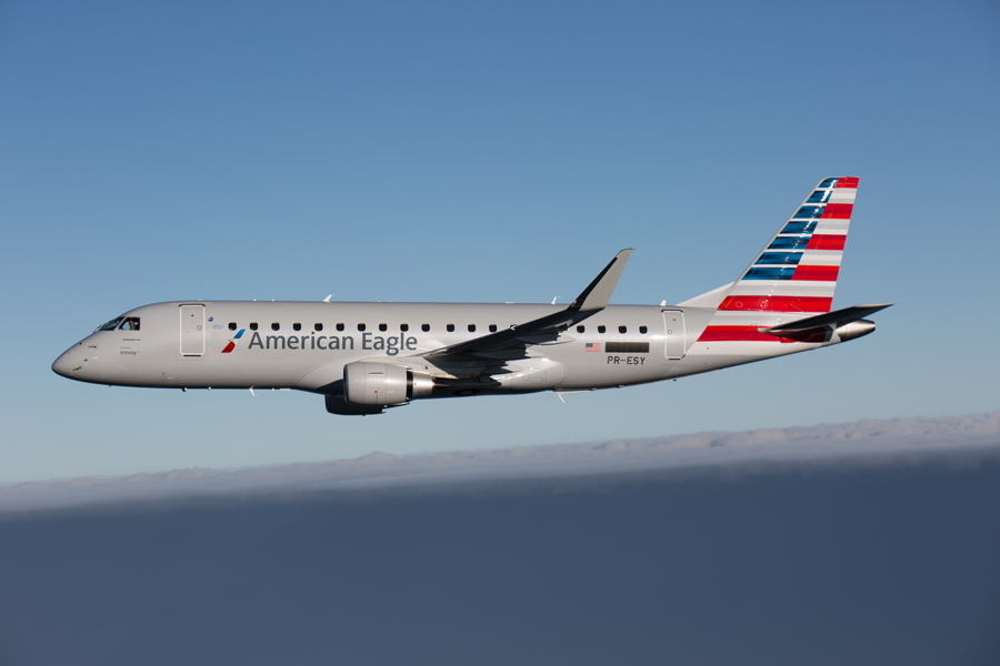 アメリカン航空（エンブラエル175型機）