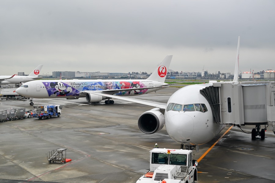 JAL、ディズニー開園40周年記念機デビュー 定期便は10日の羽田