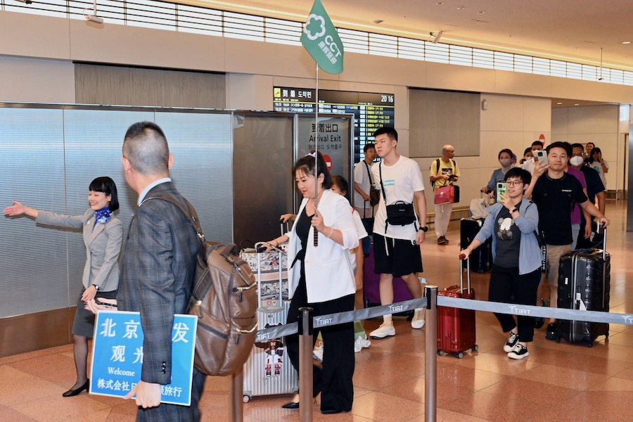 中国からの団体旅行解禁 ANA利用の第一号ツアーが羽田に到着 - TRAICY（トライシー）