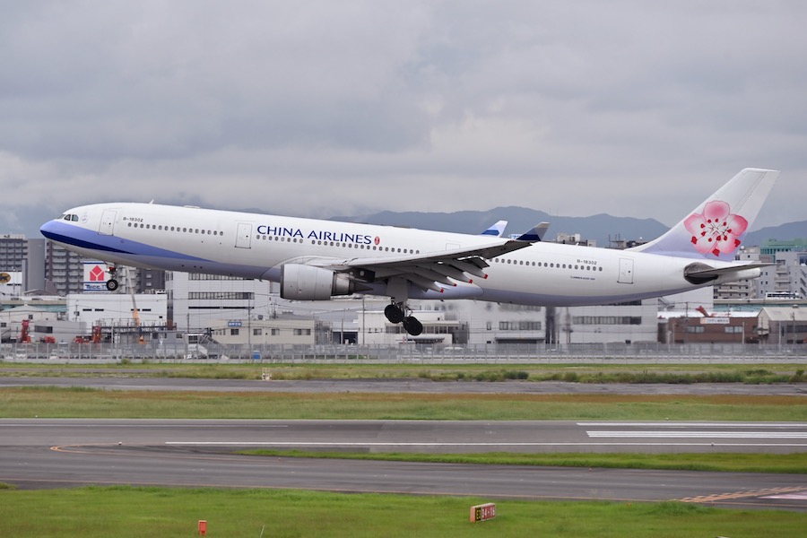 チャイナエアライン 中華航空 CI A330-300 B-18302