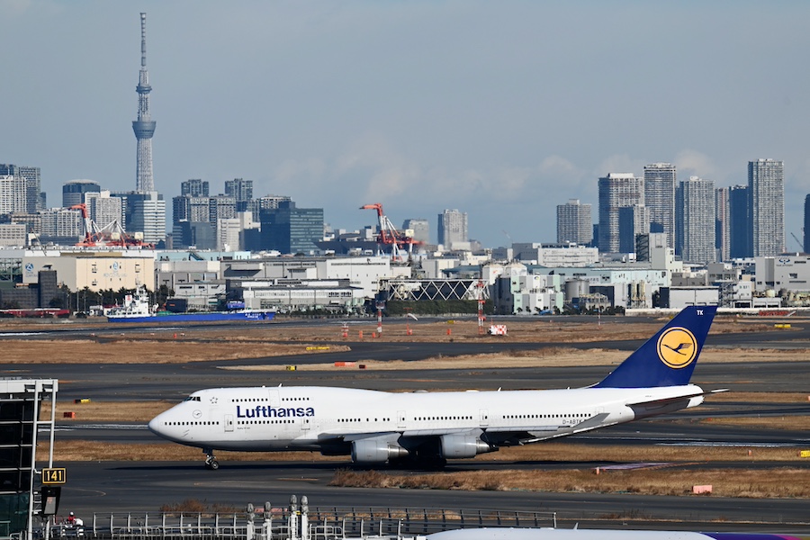 Lufthansa Boeing 747-400