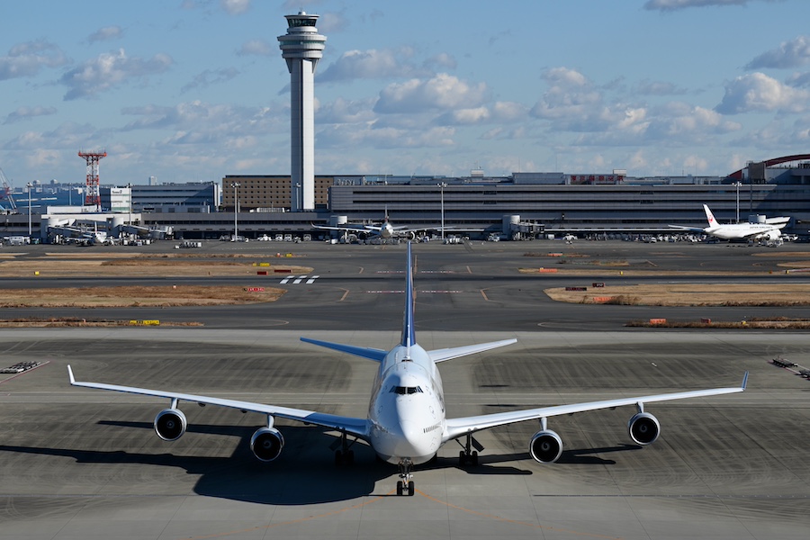 Lufthansa Boeing 747-400 tail