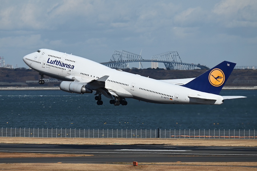 Lufthansa inflight service