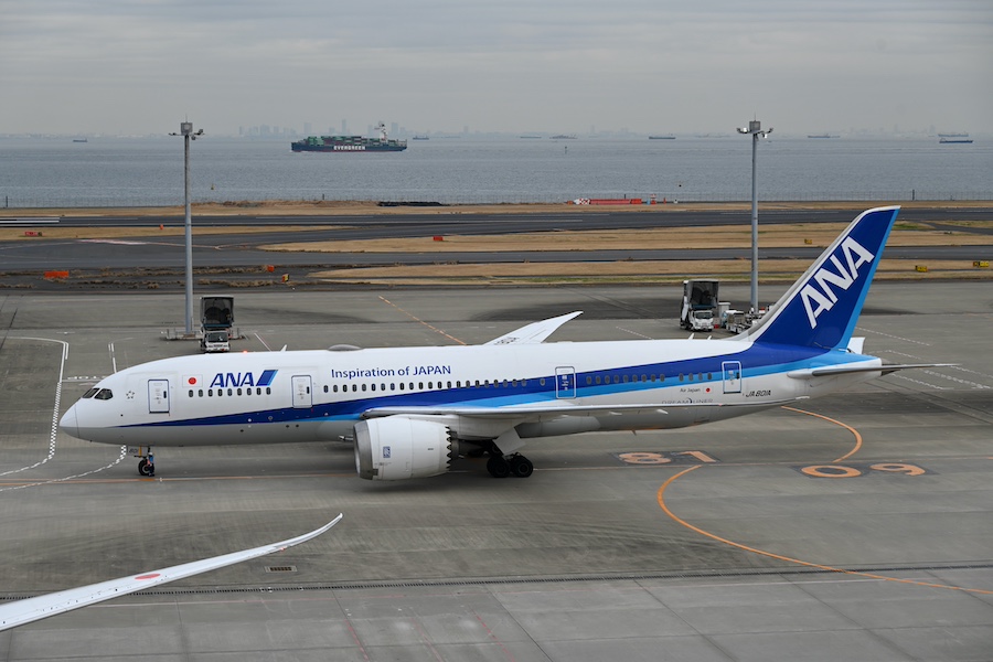 ANA初の787「JA801A」、あす3月1日“トリトンブルー姿”見納めAirJapan機