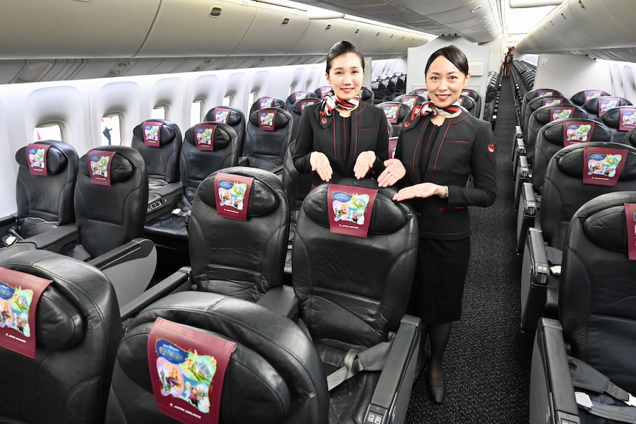 JAL、東京ディズニーシー新エリアの767特別機「Fantastic