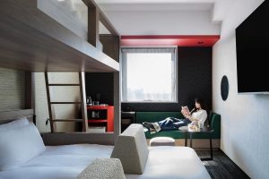 the b 浅草、ロフトベッドを備えた最大3名利用可能な新客室の提供を開始