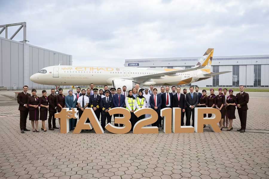 Etihad Airways Receives First Airbus A321LR from AerCap