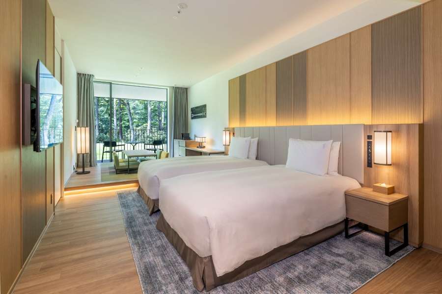ANA Holiday Inn Resort Shinano-Omachi Kuroyon Opens New Wing with Onsen View Baths and ‘LASOIL’ Restaurant in Japan