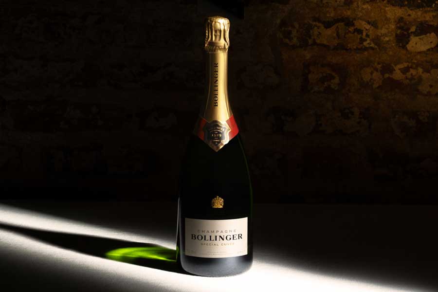 American Airlines partners with Champagne Bollinger