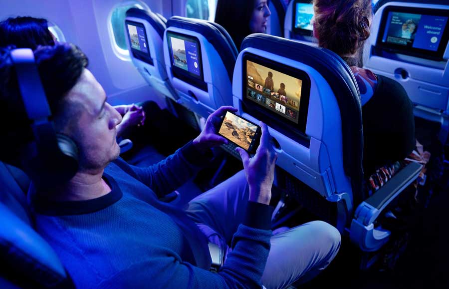 United Airlines to Begin Operating Starlink-Equipped Mainline Aircraft on October 15