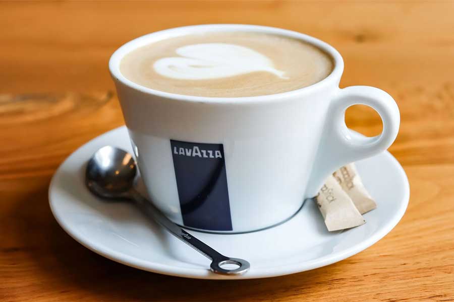 American Airlines to Serve Lavazza Coffee in All Cabins and Lounges from Early 2026