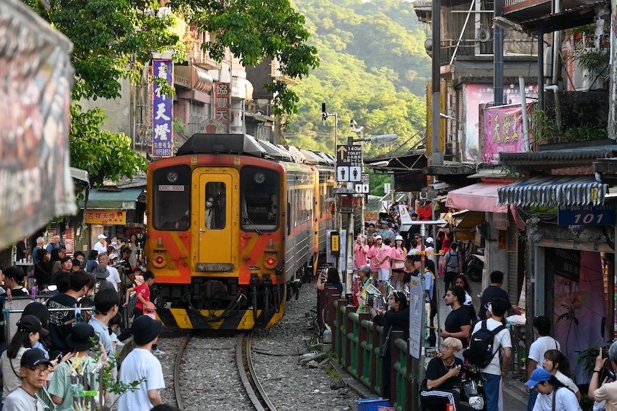 Taiwan Railways suspends Pingxi Line until January 30, 2026; bus replacement between Ruifang–Jingtong