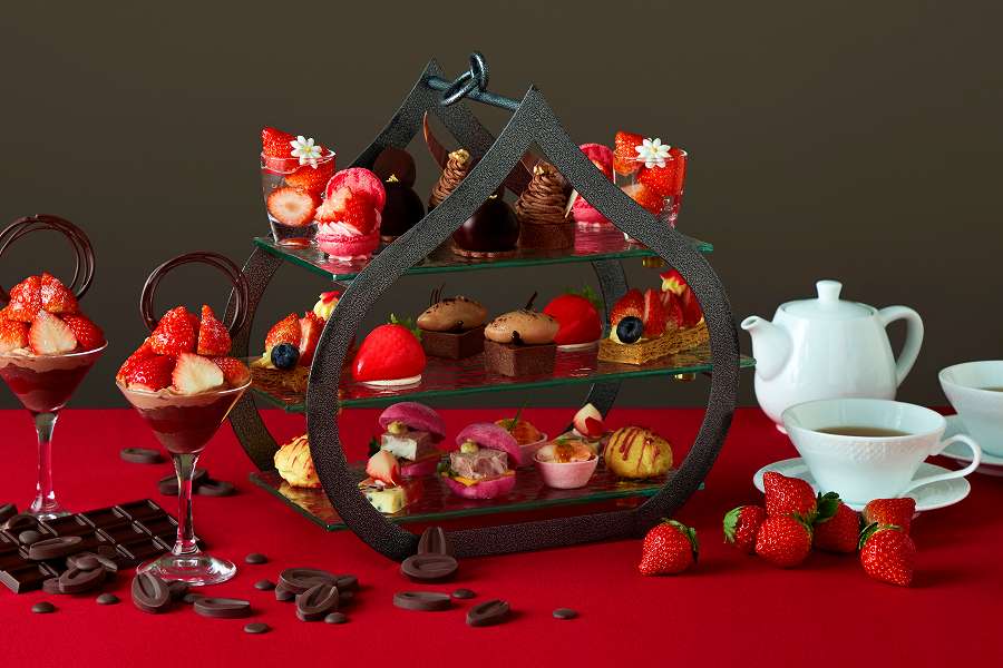 Rihga Royal Hotel Osaka: Strawberry vs. Chocolate Afternoon Tea (Nov 25, 2025 – Feb 15, 2026)