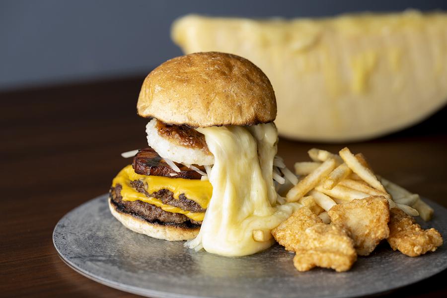 Courtyard by Marriott Hakuba Offers Shinshu Wagyu and Raclette Cheese Burger