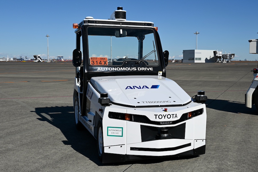 ANA autonomous towing tractor 3ATE25 operating on domestic cargo route