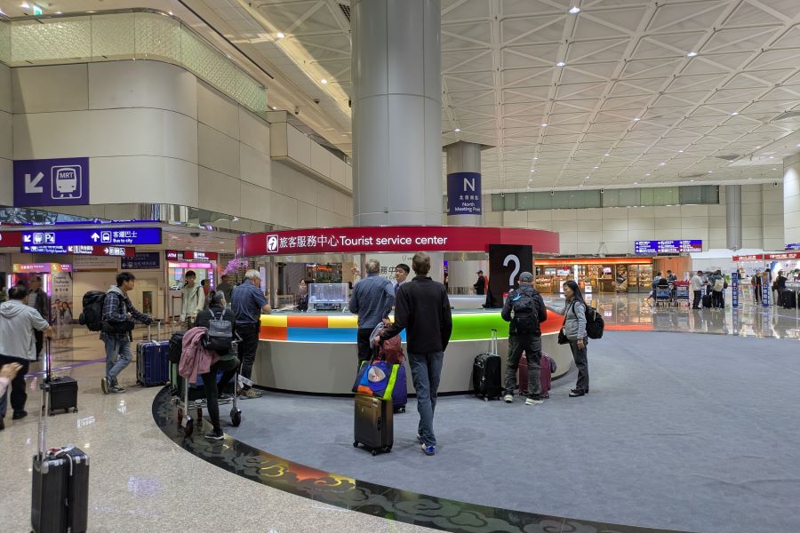 Visitor service center in Terminal 2 arrival lobby