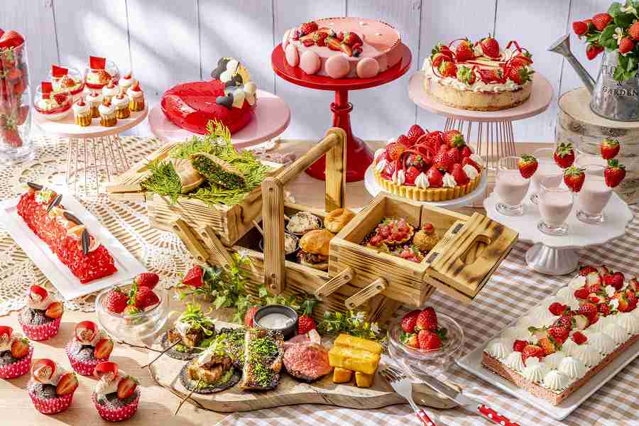 ヒルトン東京、ミートアフタヌーンティーwithストロベリースイーツビュッフェ