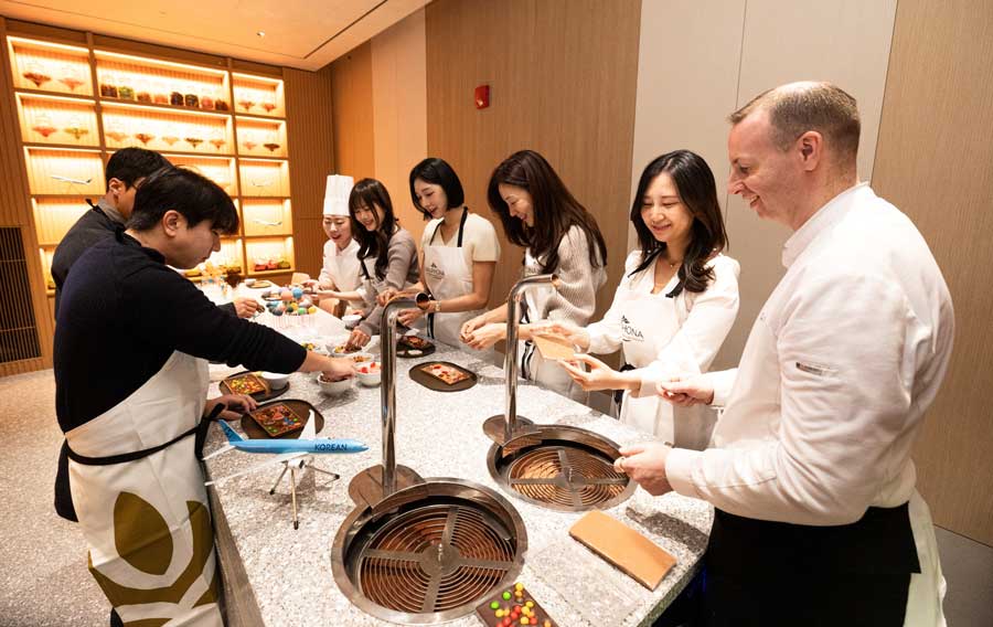 Interior of Korean Air Prestige East Lounge at Incheon