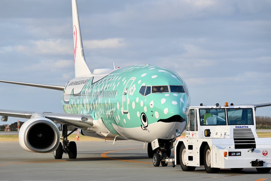 Passengers boarding inaugural Japan Transocean Air Naha–Taipei flight